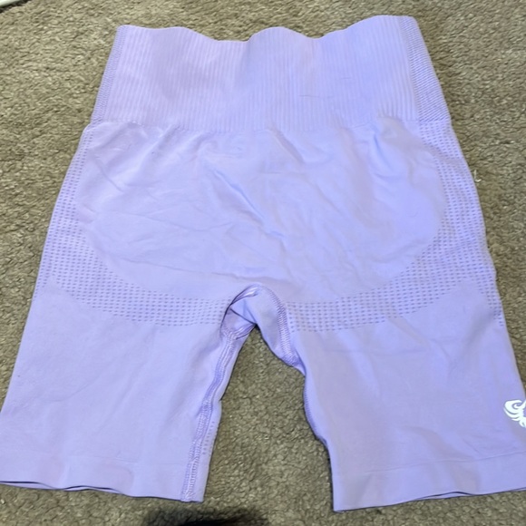 Women’s best lilac seamless shorts - Picture 2 of 4